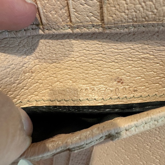 Authentic Gucci short wallet - Picture 4 of 14